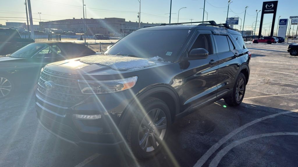 Used 2022 Ford Explorer XLT w/ Equipment Group 202A image 6