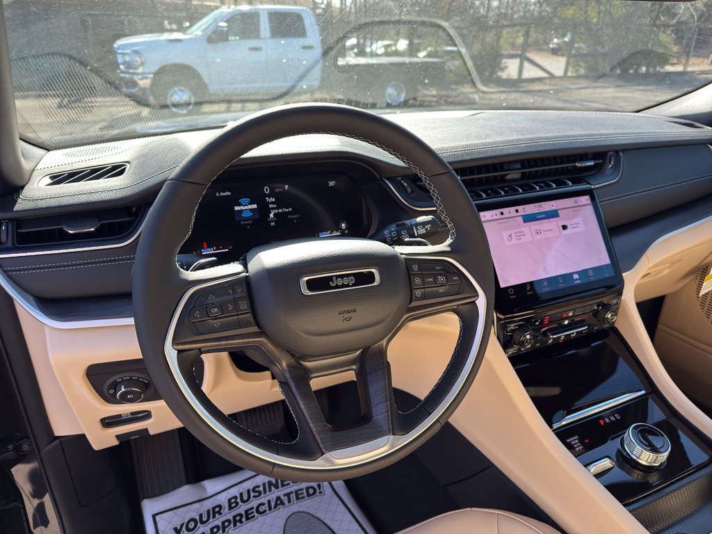 New 2025 Jeep Grand Cherokee L Limited w/ Black Appearance Package image 9