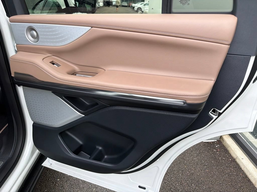 New 2027 Lincoln Navigator Black Label AWD/4WD image 10