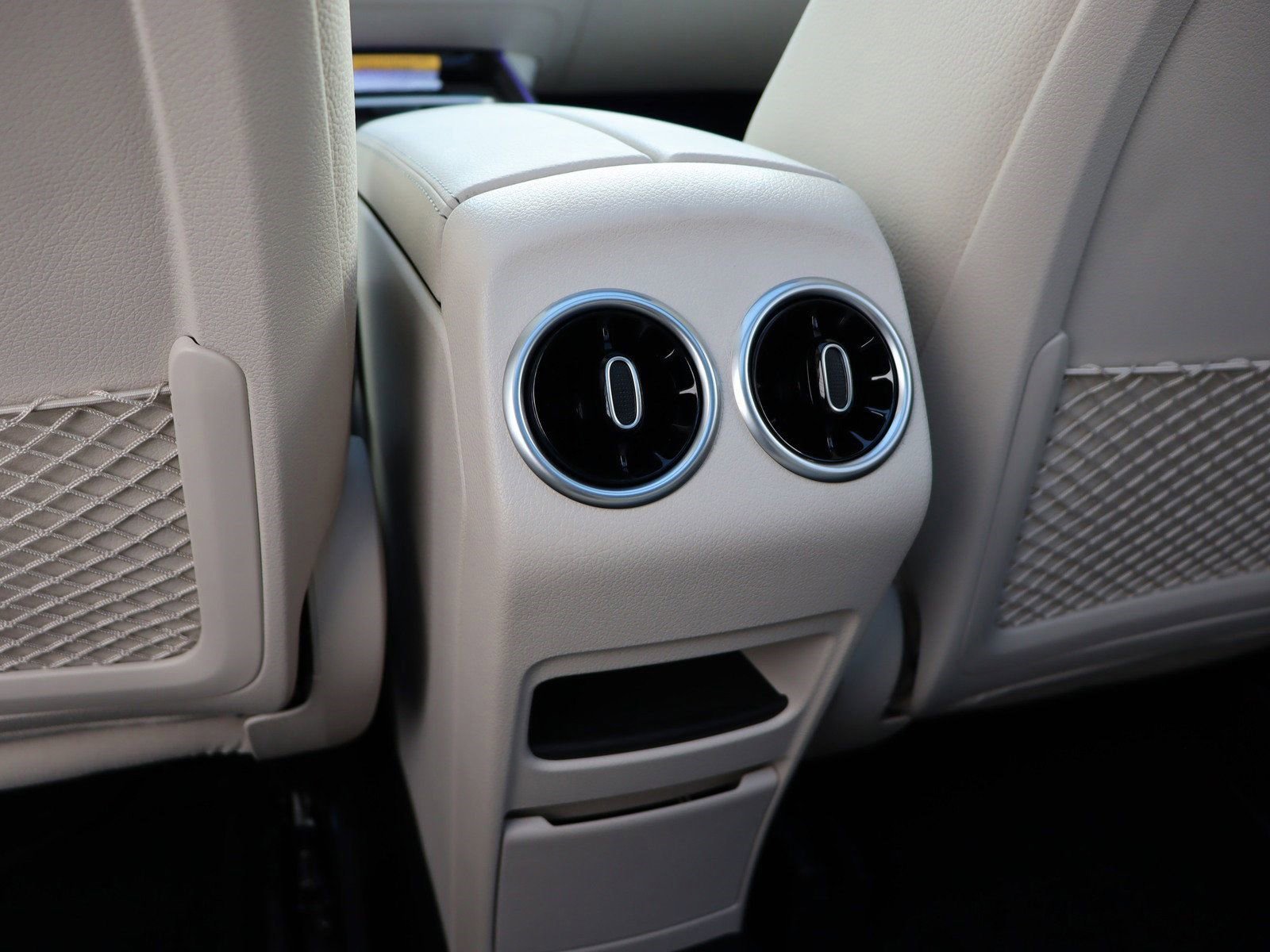 Certified 2025 Mercedes-Benz GLB 250 image 30