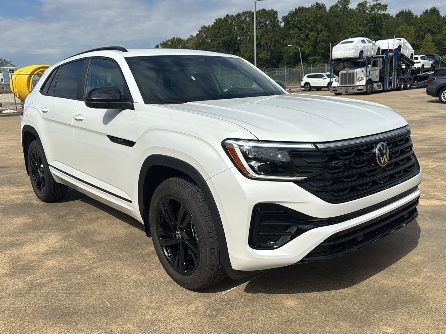 New 2026 Volkswagen Atlas Cross Sport SEL R-Line image 3