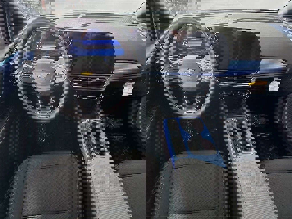 New 2026 Chevrolet Equinox EV LT image 2