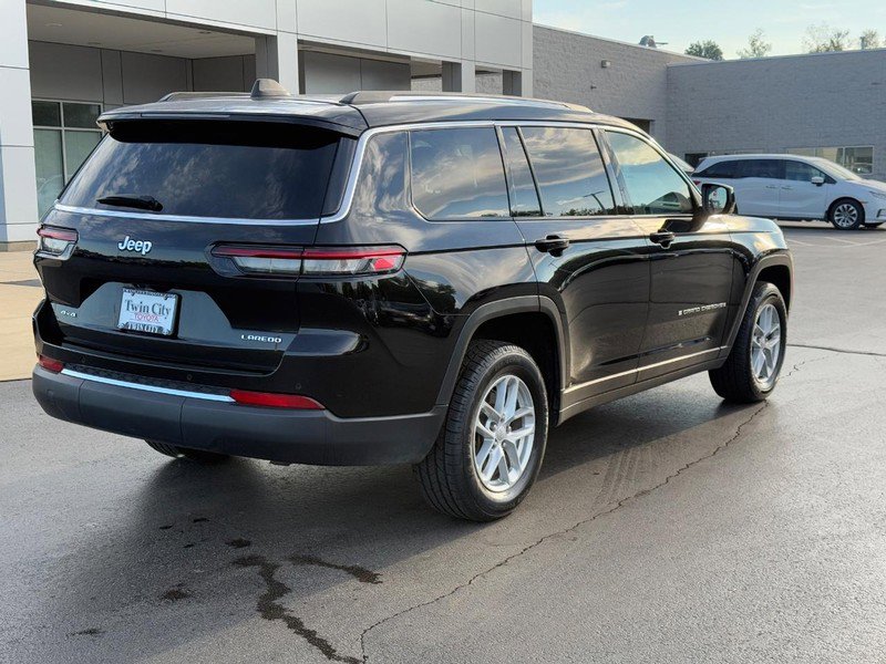 Used 2023 Jeep Grand Cherokee L Laredo image 3