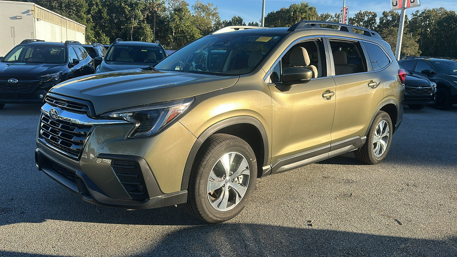 Certified 2025 Subaru Ascent Premium w/ Premium Package image 3