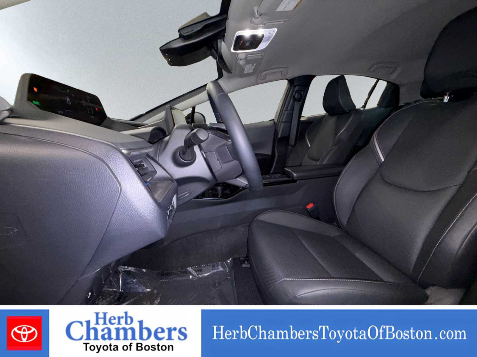 Used 2025 Toyota Prius XLE AWD/4WD image 6