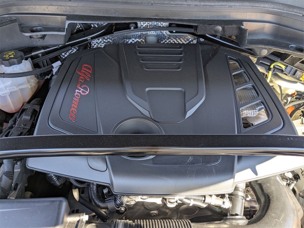 Used 2023 Alfa Romeo Stelvio Veloce image 22