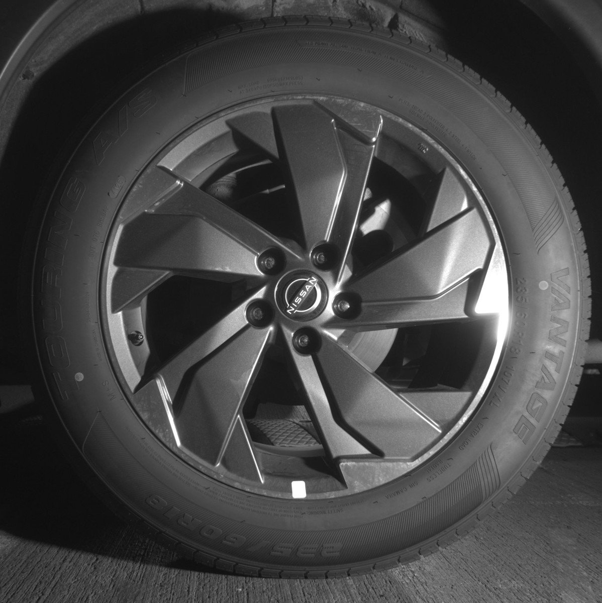 Used 2025 Nissan Rogue SV FWD image 14