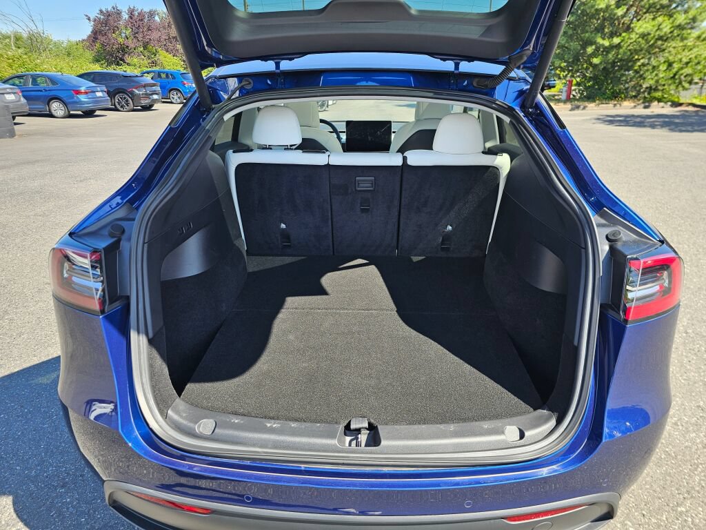 Used 2021 Tesla Model Y Long Range AWD/4WD image 18