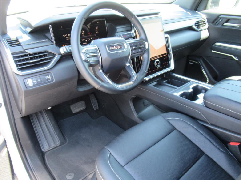 Used 2025 GMC Acadia Elevation image 16