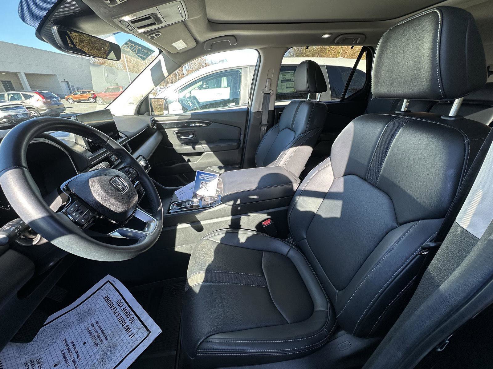Certified 2025 Honda Pilot Touring image 10