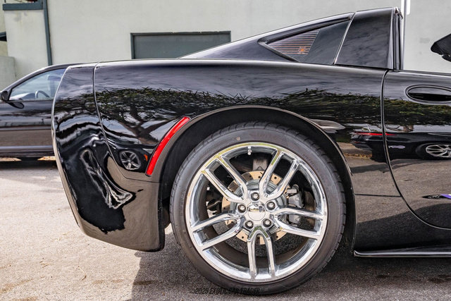 Used 2001 Chevrolet Corvette Coupe w/ Preferred Equipment Group1 image 12