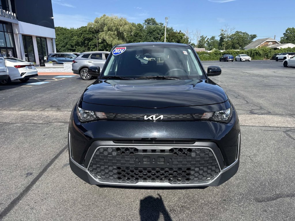 Used 2024 Kia Soul LX w/ Option Group 015 FWD image 10