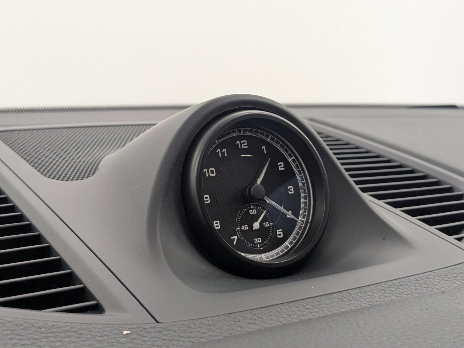 New 2026 Porsche Macan image 19