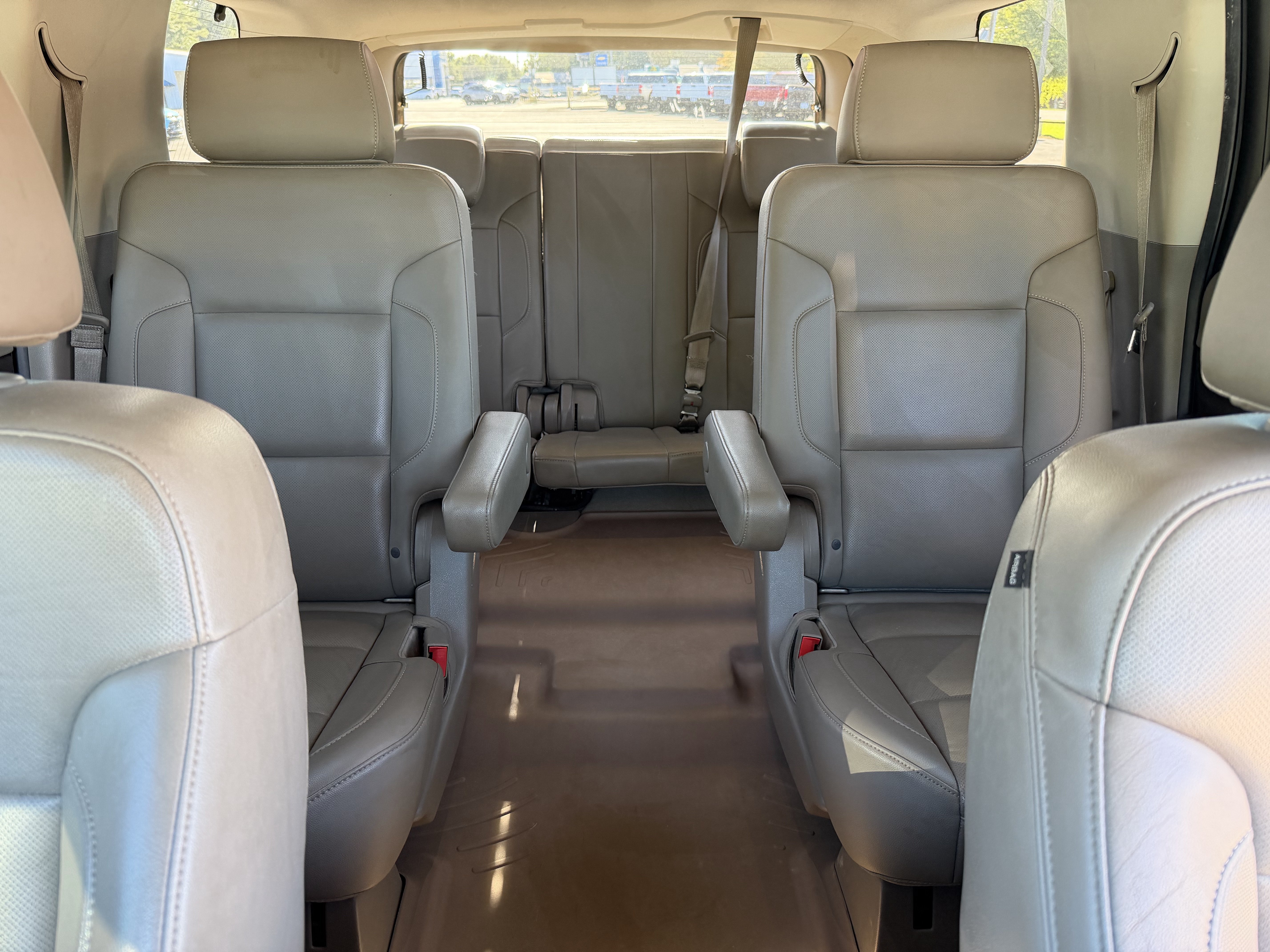Used 2015 Chevrolet Tahoe LTZ RWD image 29