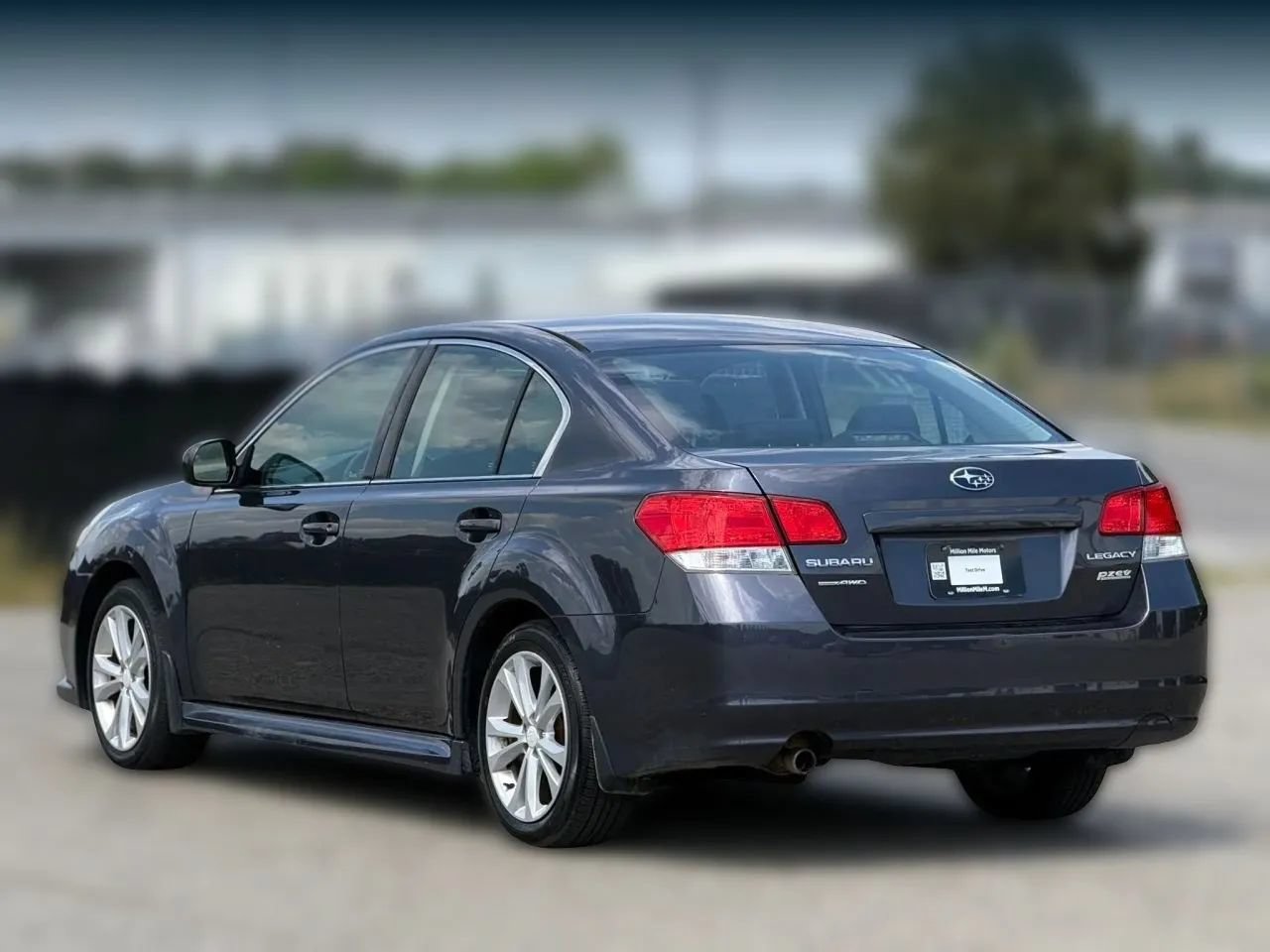 Used 2013 Subaru Legacy 2.5i Premium w/ All-Weather Pkg AWD/4WD image 10