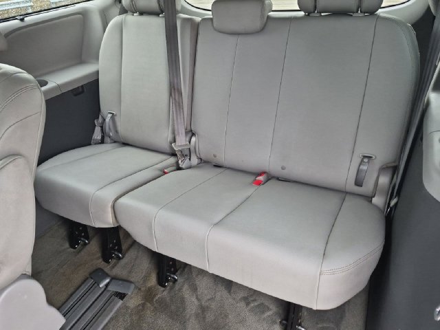 Certified 2018 Toyota Sienna XLE w/ XLE Navigation Package FWD image 27