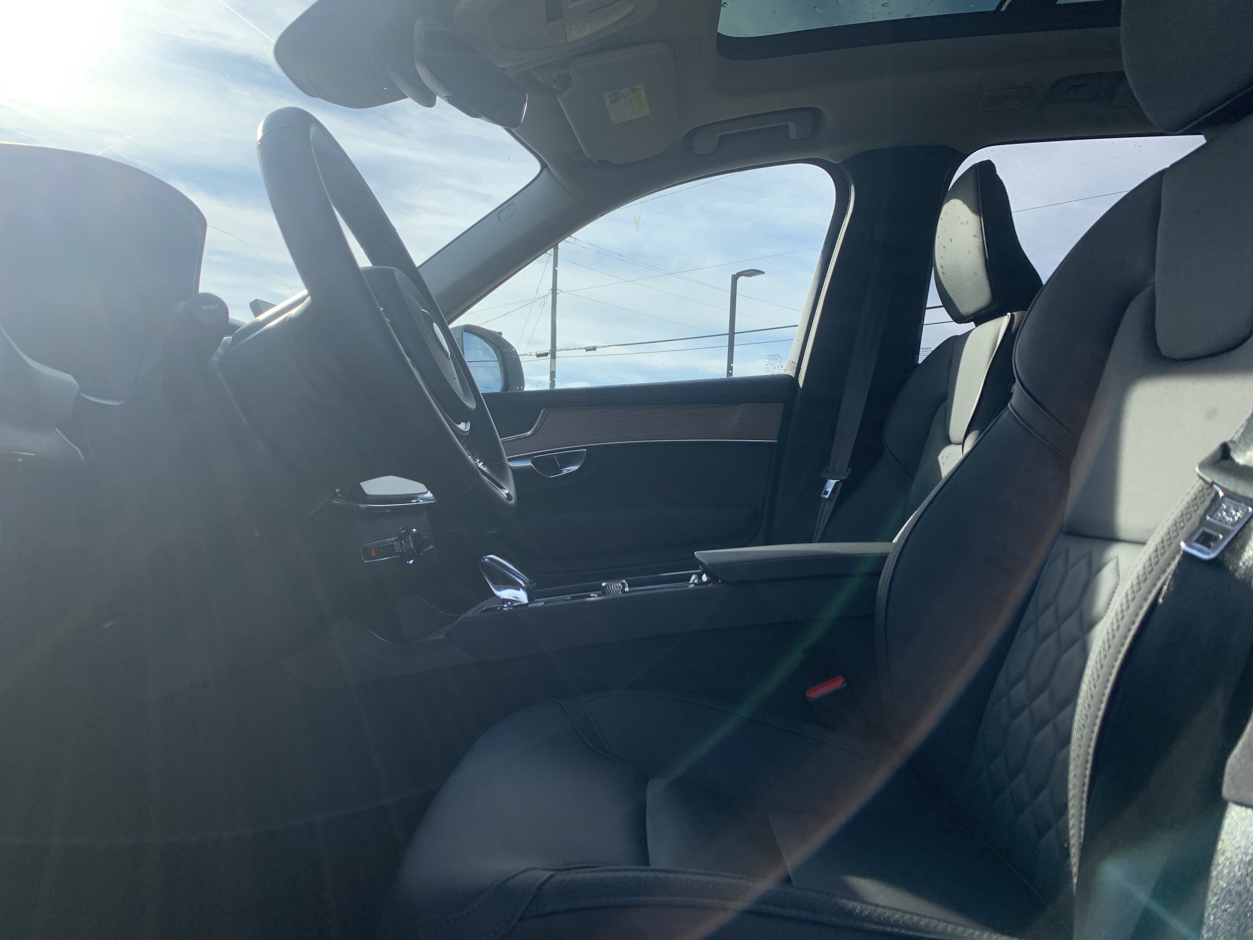 Used 2025 Volvo XC90 B6 Plus image 16