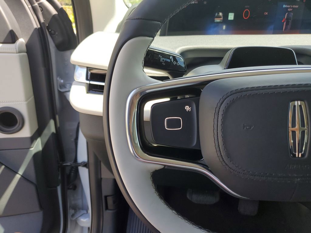 New 2026 Lincoln Navigator L Premier AWD/4WD image 26