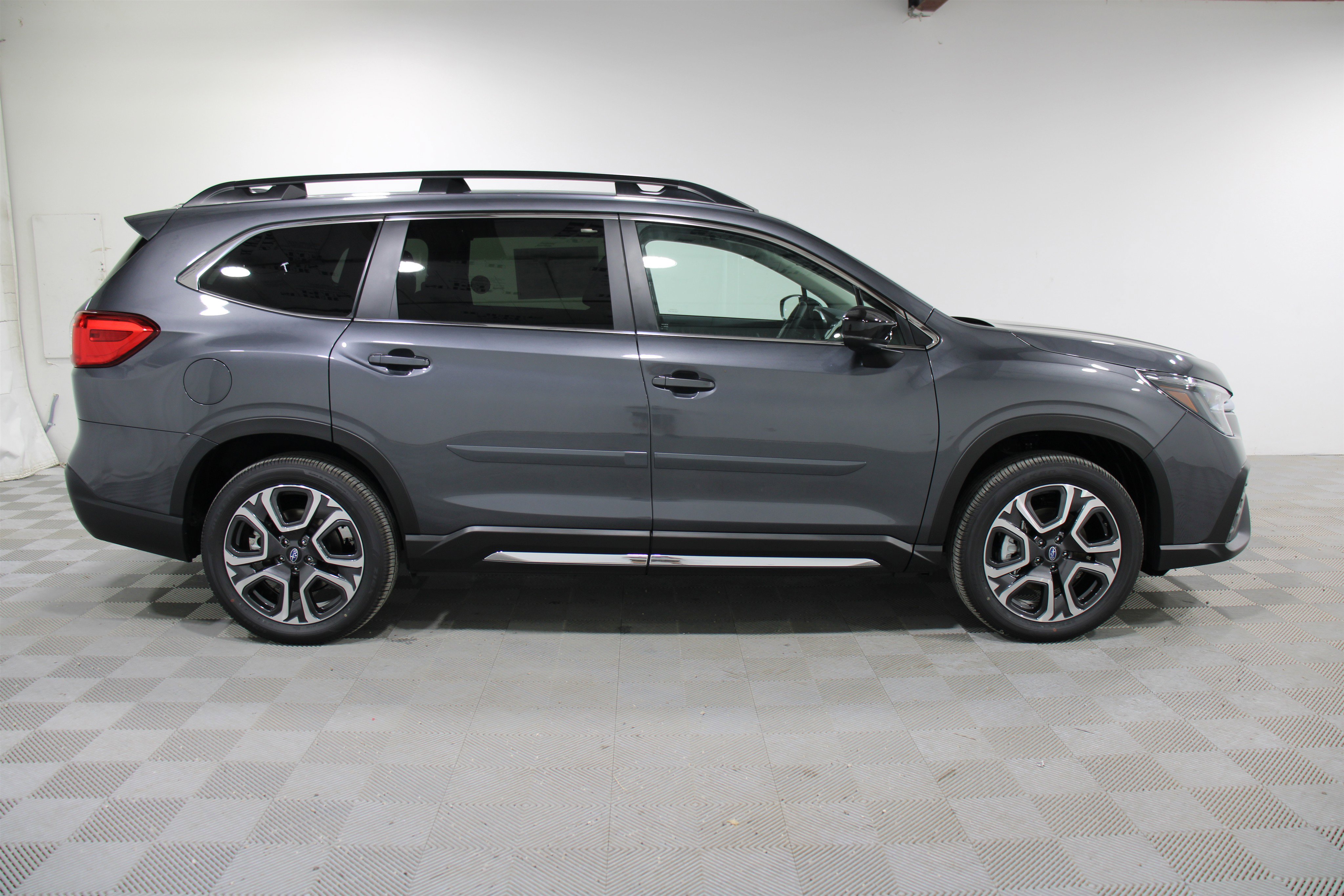 New 2025 Subaru Ascent Limited image 31