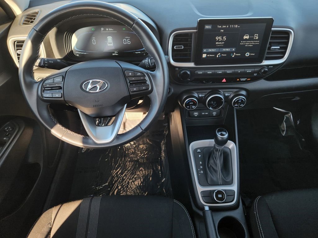 Used 2025 Hyundai Venue SEL FWD image 27