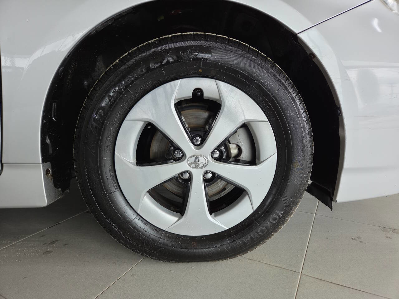 Used 2013 Toyota Prius Four FWD image 9