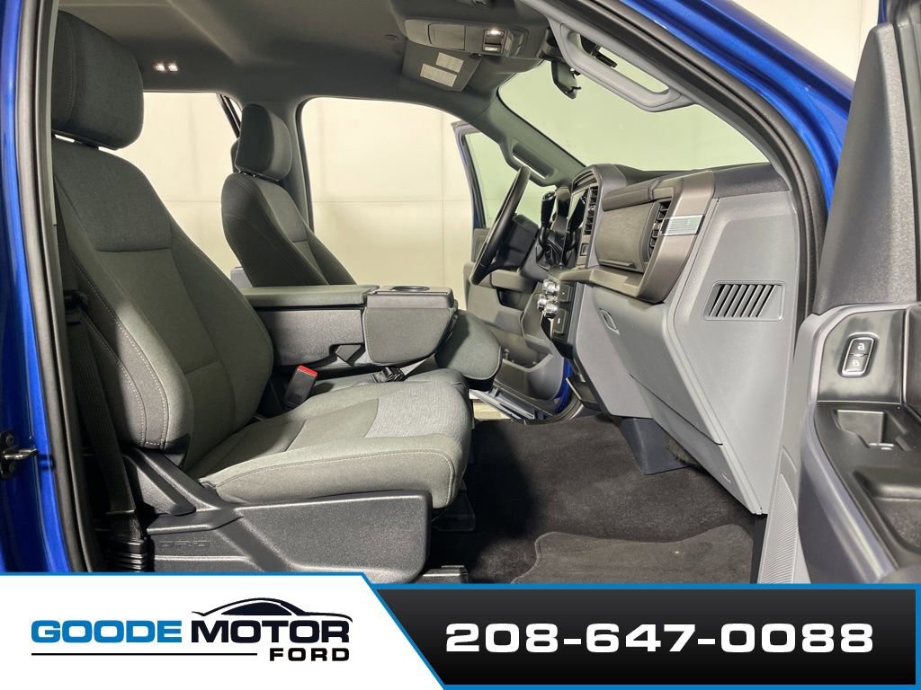 Used 2025 Ford F150 XLT w/ Equipment Group 301A Standard image 22