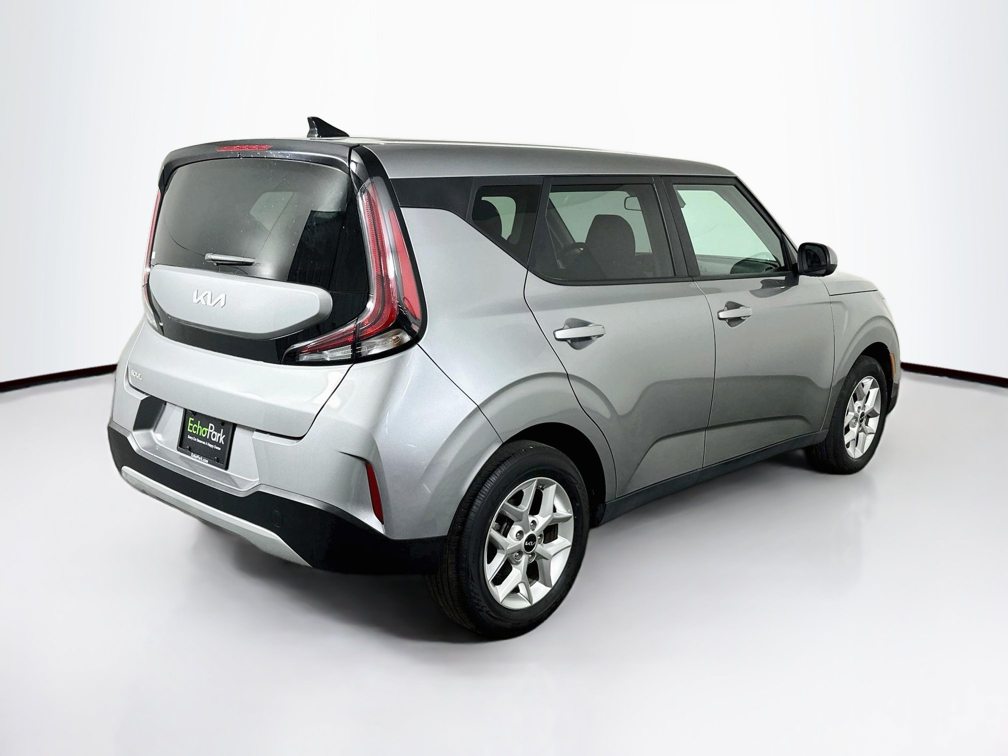 Used 2025 Kia Soul LX w/ LX Technology Package FWD image 9