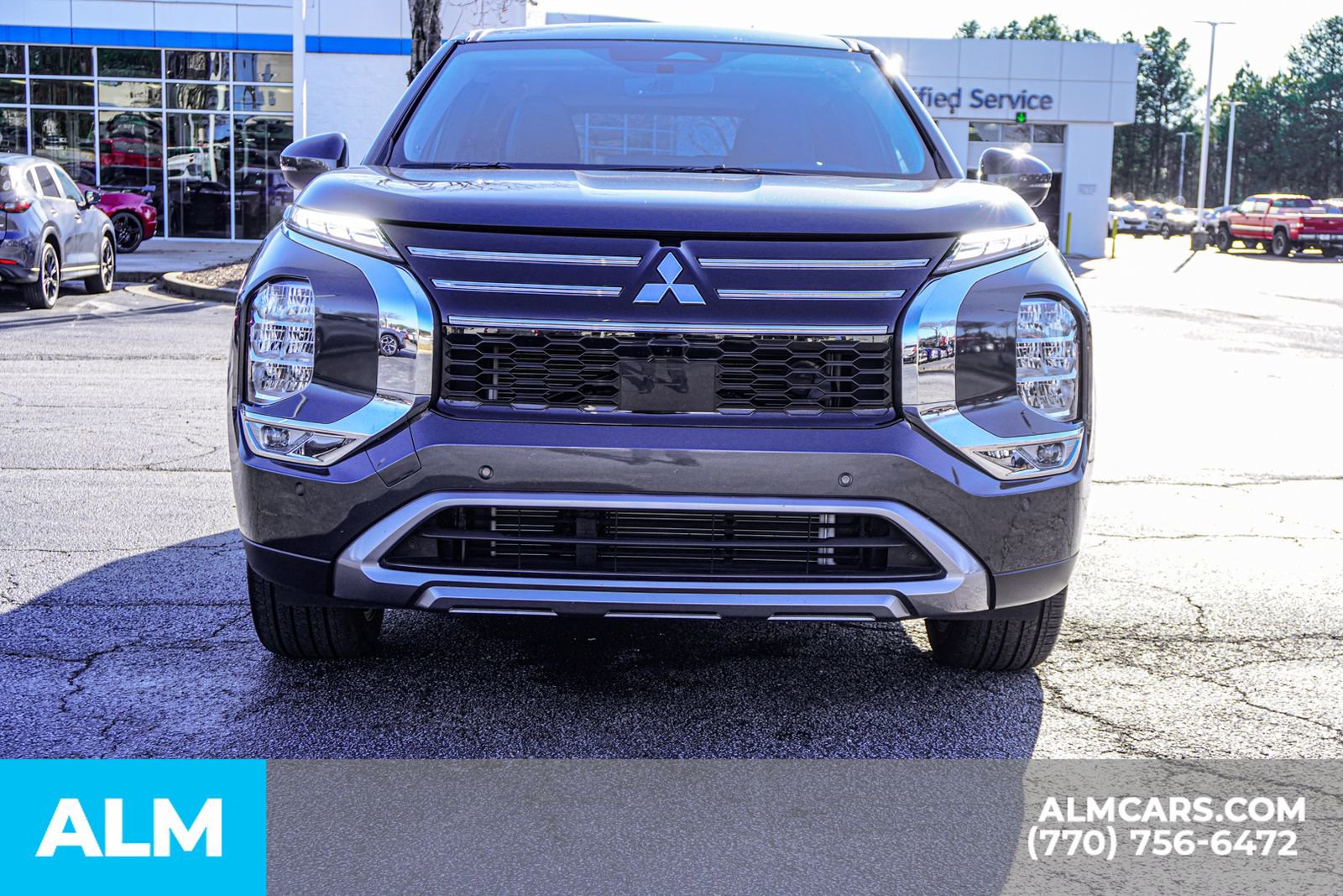 Used 2025 Mitsubishi Outlander SE image 12