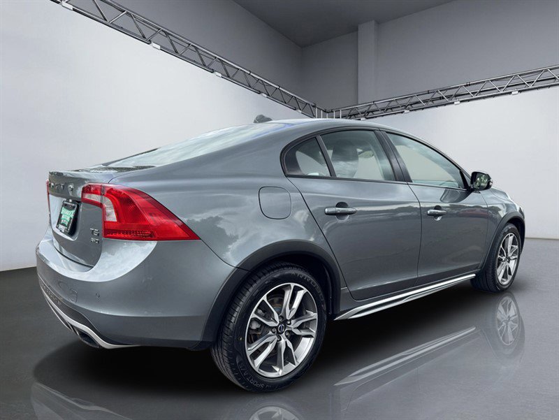 Used 2016 Volvo S60 T5 Cross Country Platinum AWD/4WD image 7