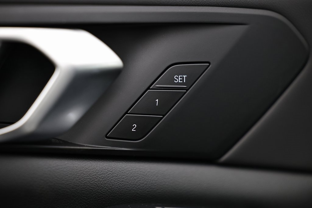 New 2026 BMW X5 xDrive40i w/ M Sport Package image 17