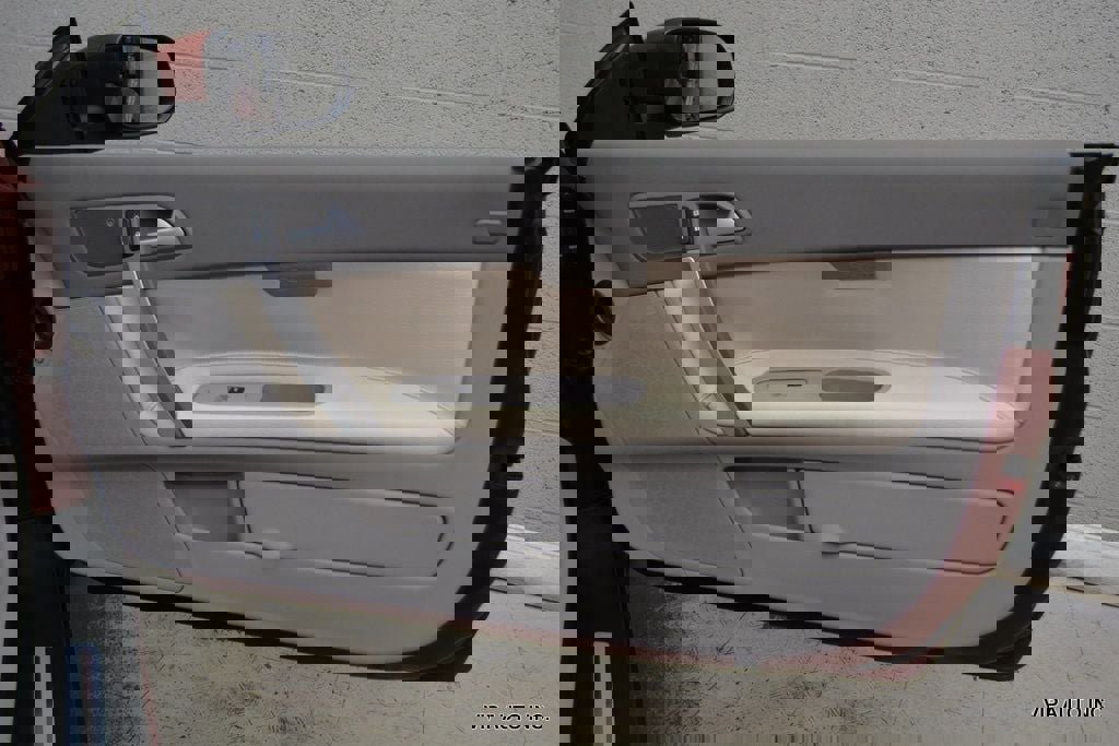 Used 2011 Volvo C70 T5 w/ Convenience Pkg FWD image 14