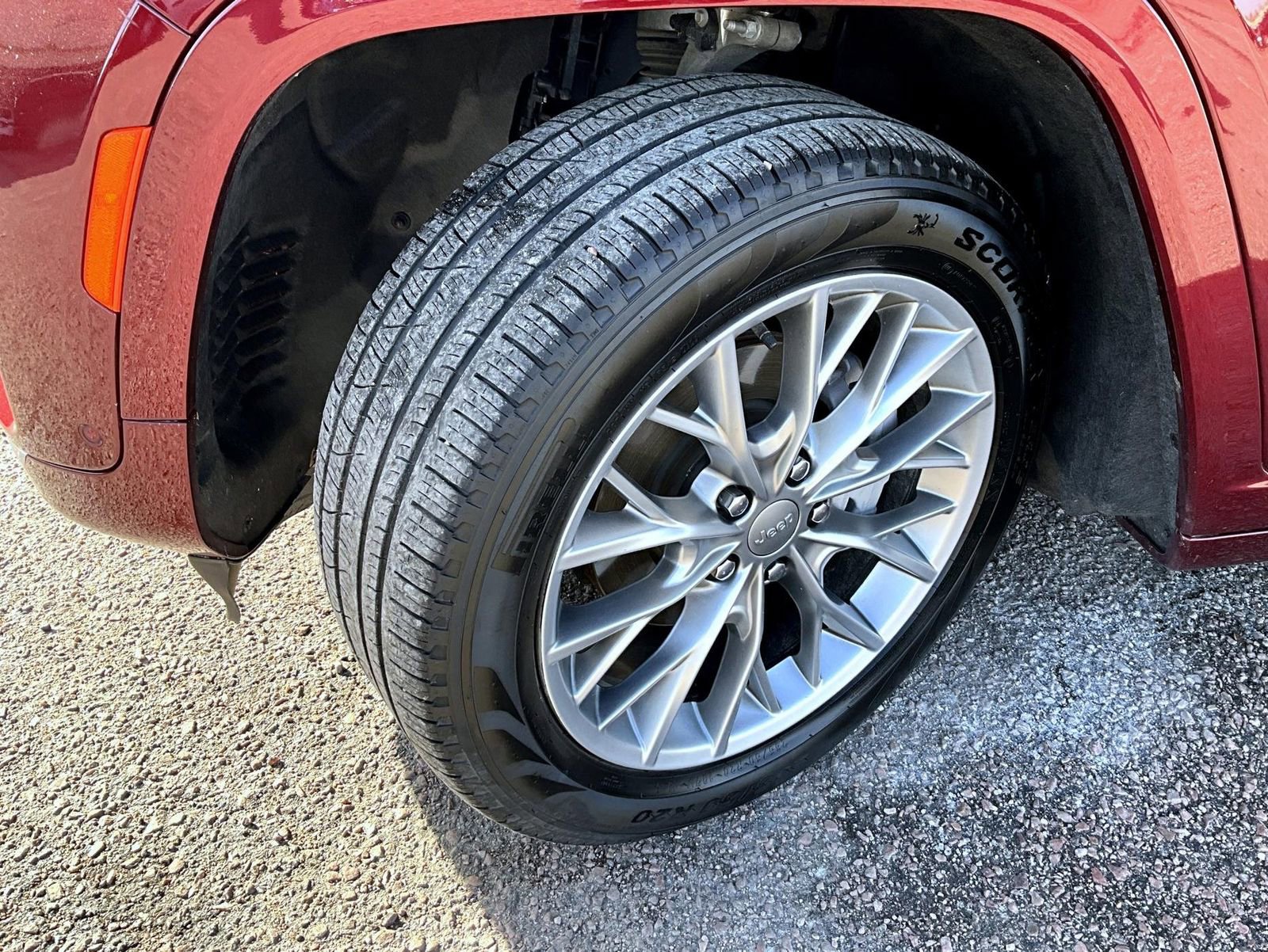 Used 2025 Jeep Grand Cherokee Summit AWD/4WD image 23