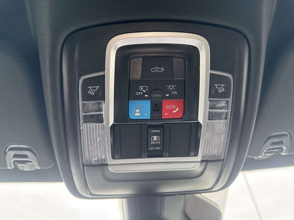 New 2026 RAM 1500 4x4 Crew Cab image 32