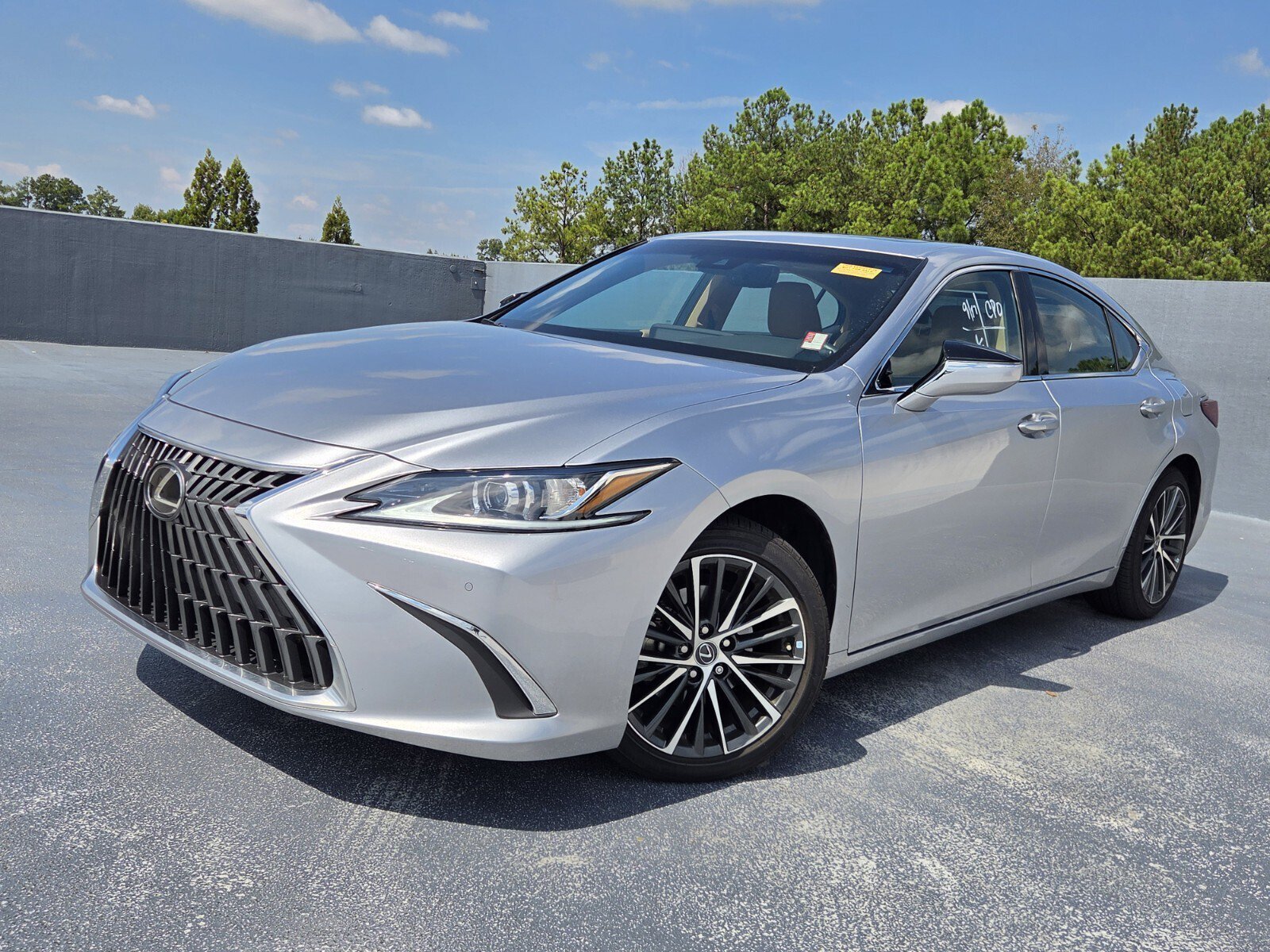 Used 2025 Lexus ES 350 w/ Premium Package FWD image 1