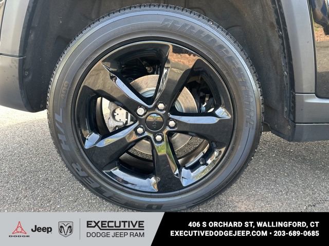 Used 2022 Jeep Grand Cherokee Altitude AWD/4WD image 13