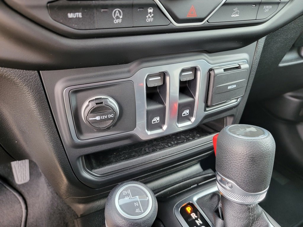 Used 2021 Jeep Wrangler Sport S image 30