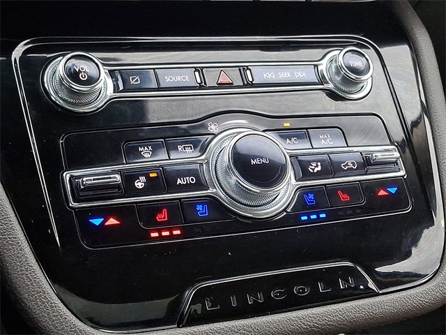 Used 2022 Lincoln Corsair Reserve w/ Equipment Group 201A image 16