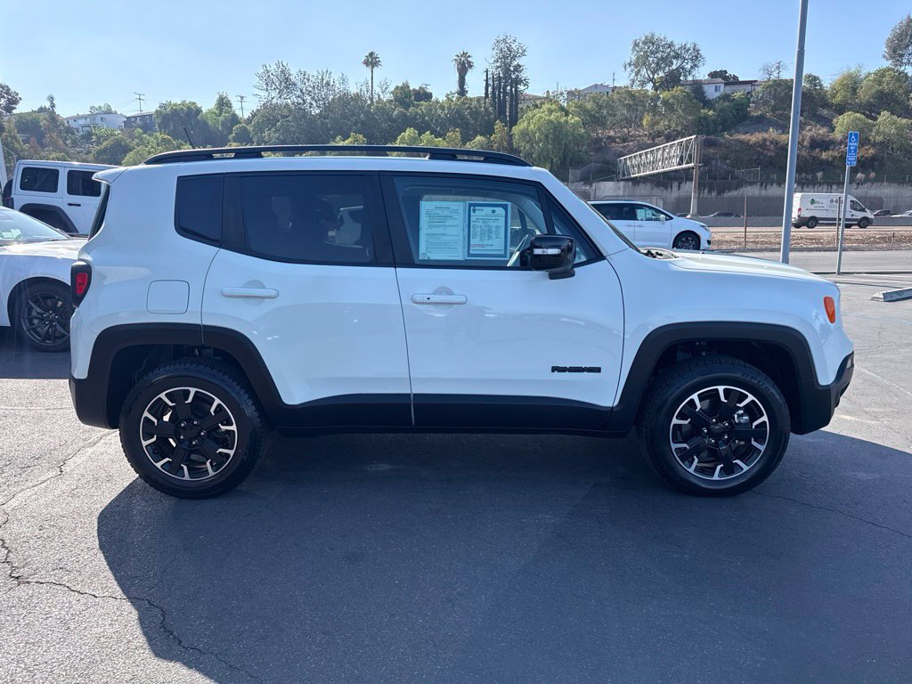 Certified 2023 Jeep Renegade Latitude AWD/4WD image 9