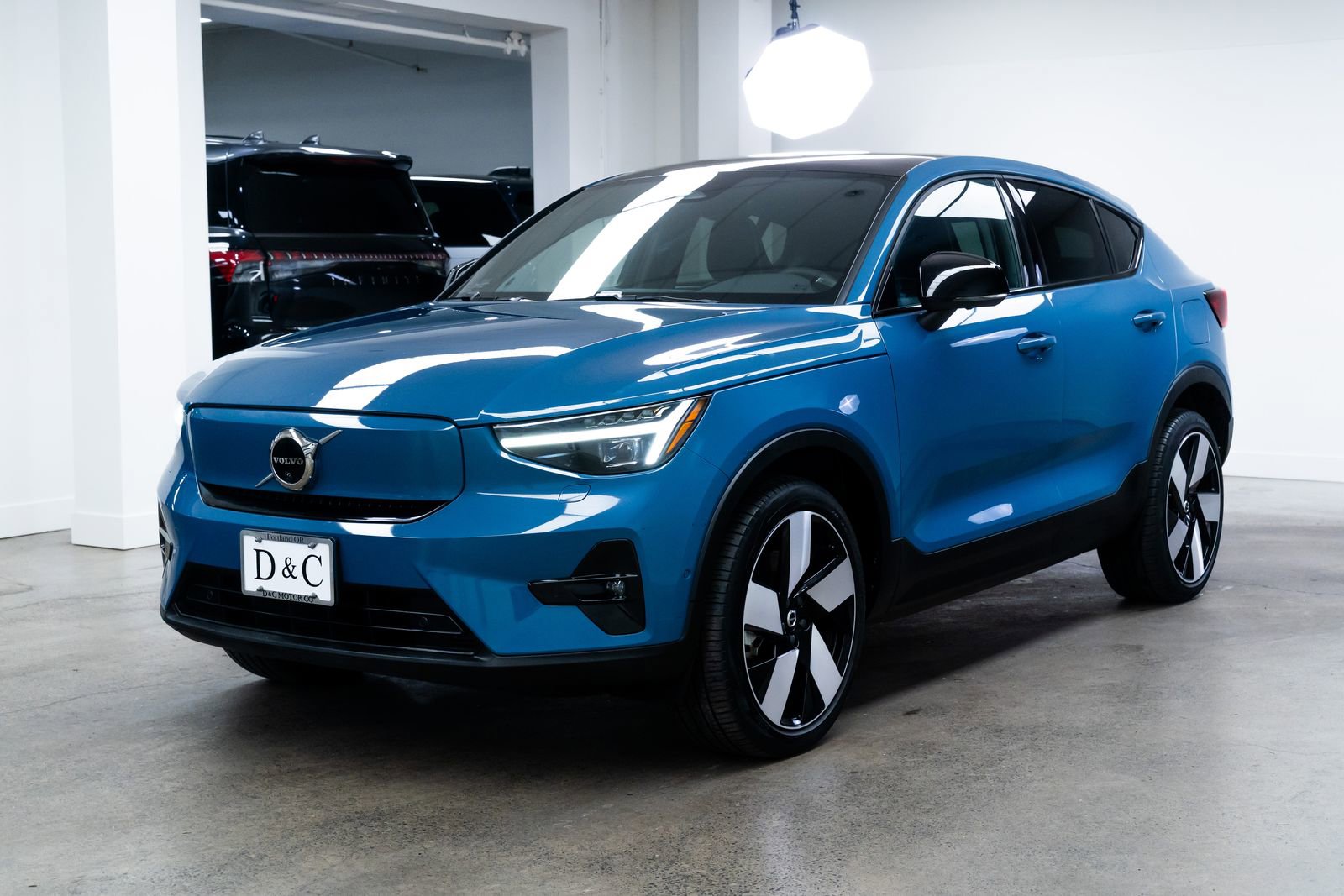 Used 2023 Volvo C40 P8 Recharge Ultimate image 3