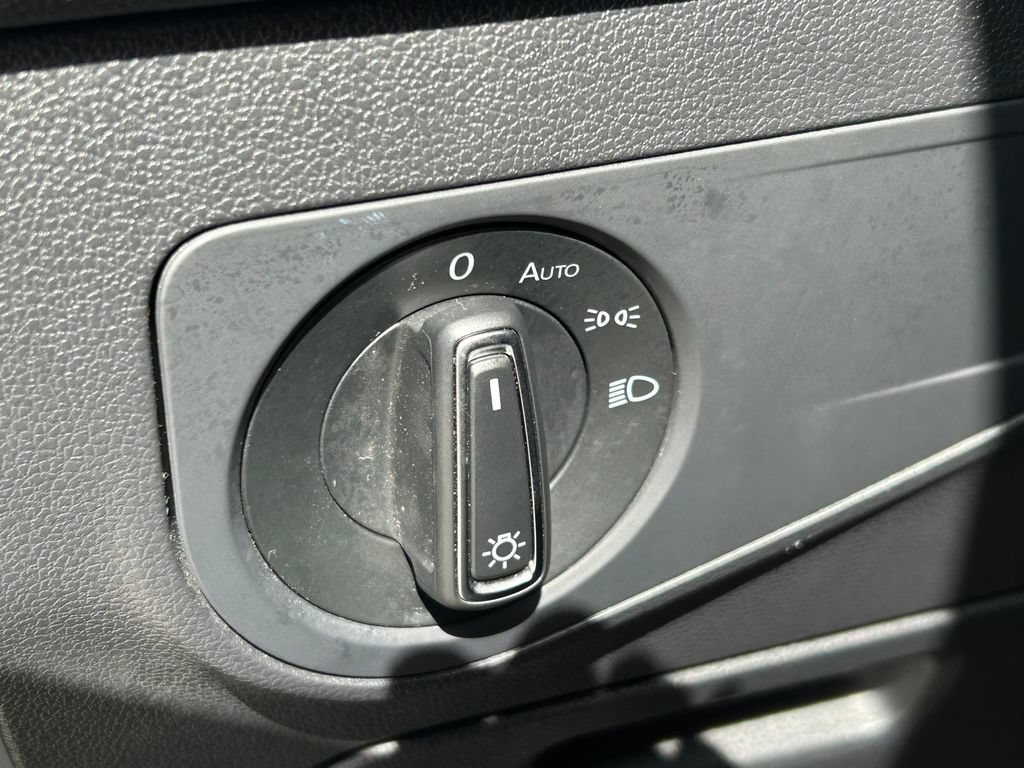 Used 2021 Volkswagen Tiguan SE R-Line FWD image 25