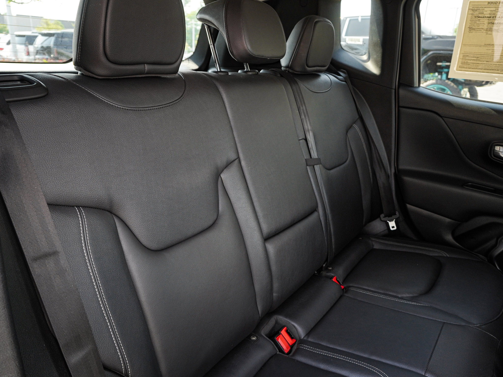 Used 2018 Jeep Renegade Limited w/ UConnect 8.4 Nav Group AWD/4WD image 32