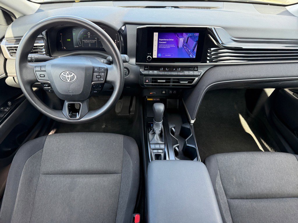 Used 2025 Toyota Camry LE image 18