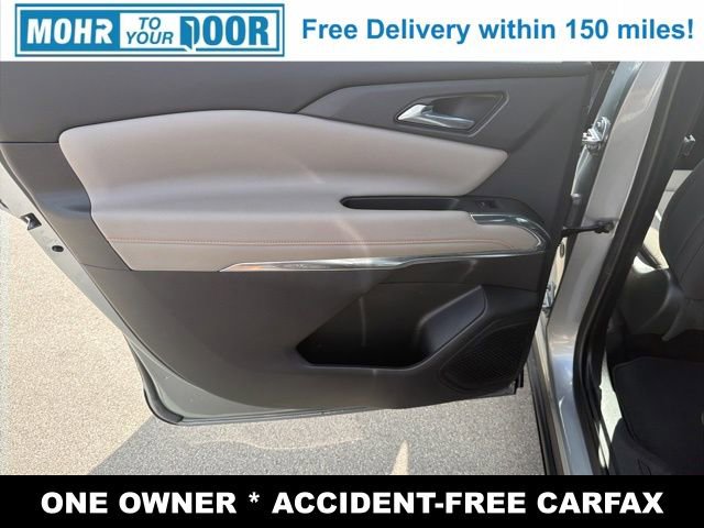 Used 2025 Chevrolet Traverse LT image 31