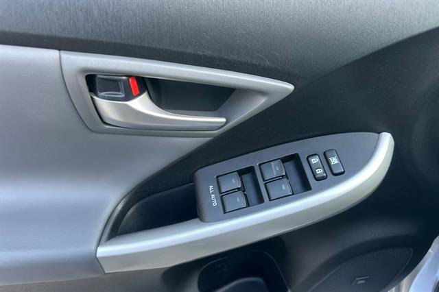 Used 2014 Toyota Prius Four image 10