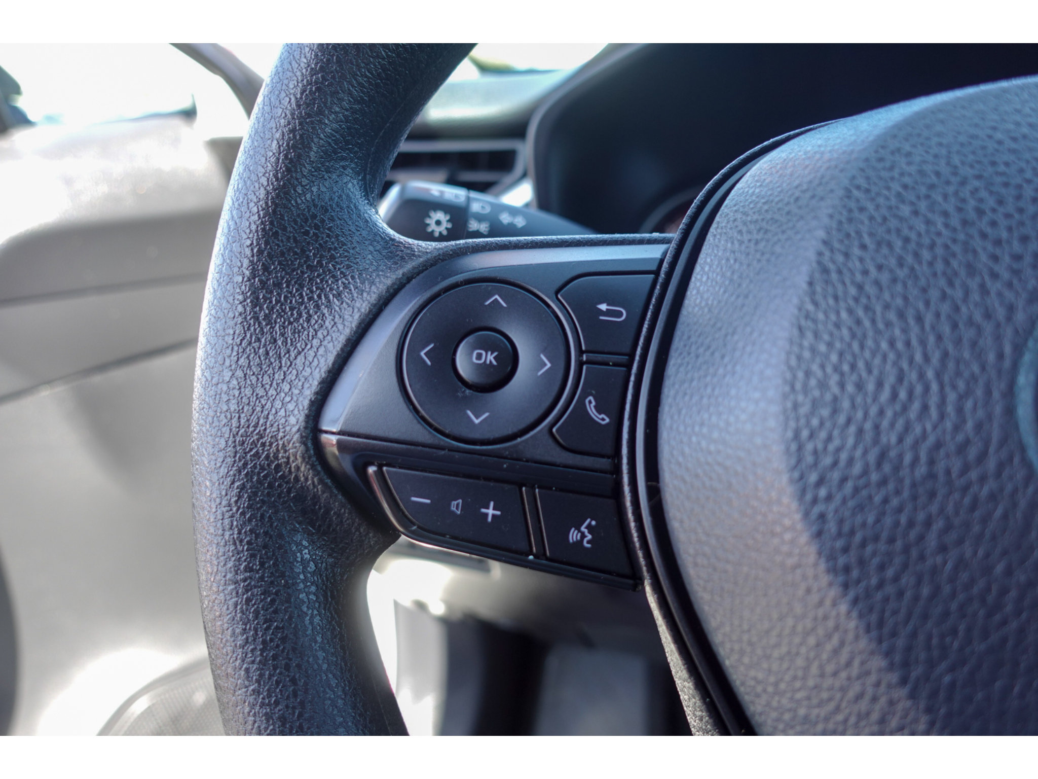 Used 2025 Toyota RAV4 XLE AWD/4WD image 14