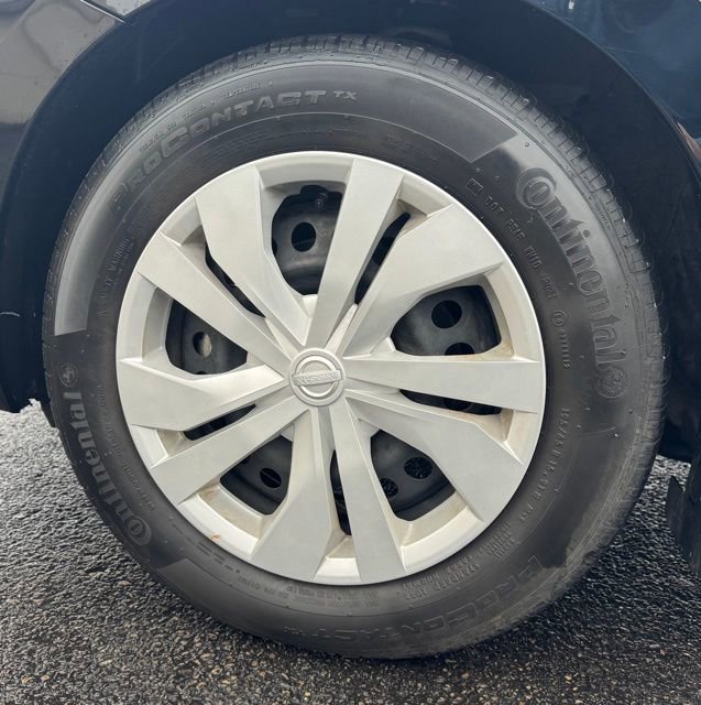 Used 2021 Nissan Versa S image 31