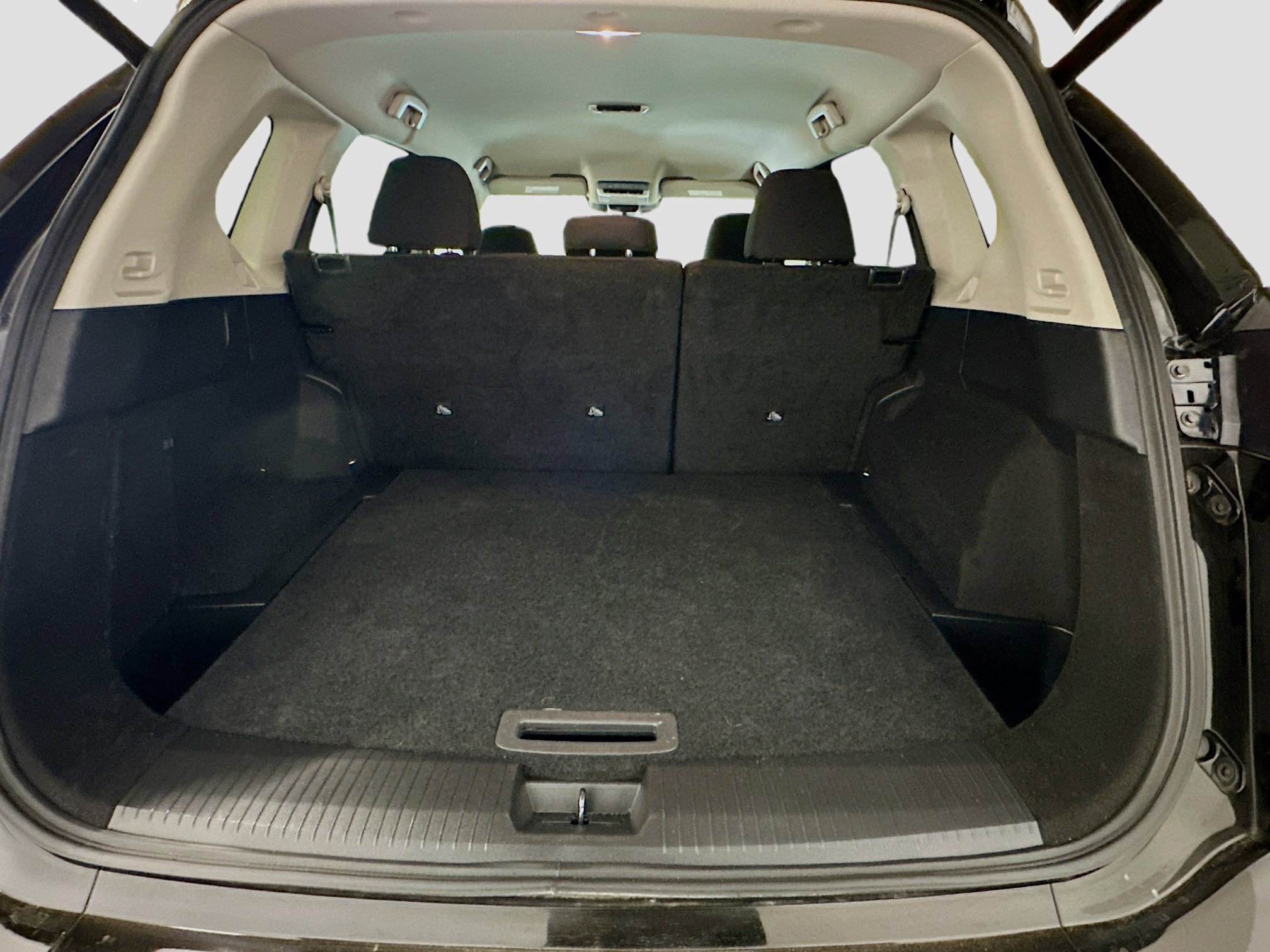 Used 2025 Nissan Rogue SV image 29