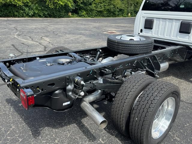 New 2027 RAM 5500 4x4 Crew Cab image 5