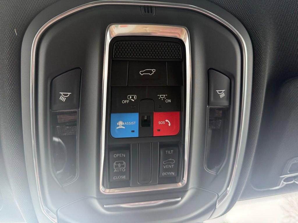 New 2026 Jeep Grand Cherokee Altitude AWD/4WD image 27