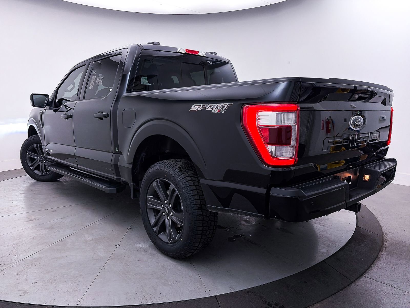 Used 2023 Ford F150 Lariat w/ Equipment Group 502A High AWD/4WD image 2